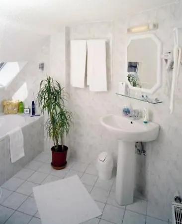 Hotel Des Trois Chateaux 2*