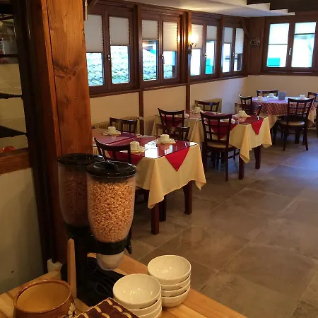 Des Trois Chateaux 2* Eguisheim