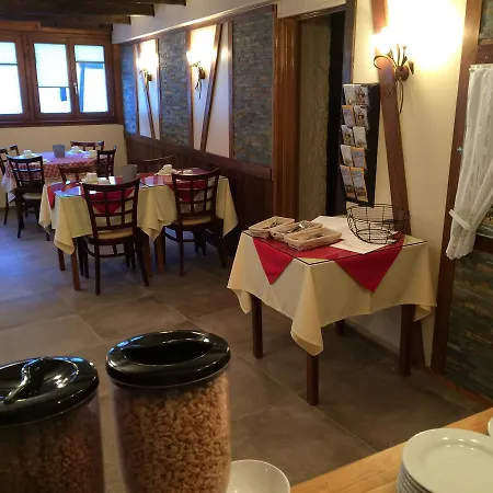 Des Trois Chateaux 2* Eguisheim