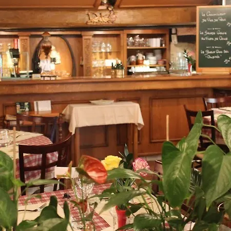 Des Trois Chateaux 2* 엥기쉬하임