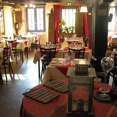 オーベルジュ デ トロワ シャトー 2* エーグイスハイム