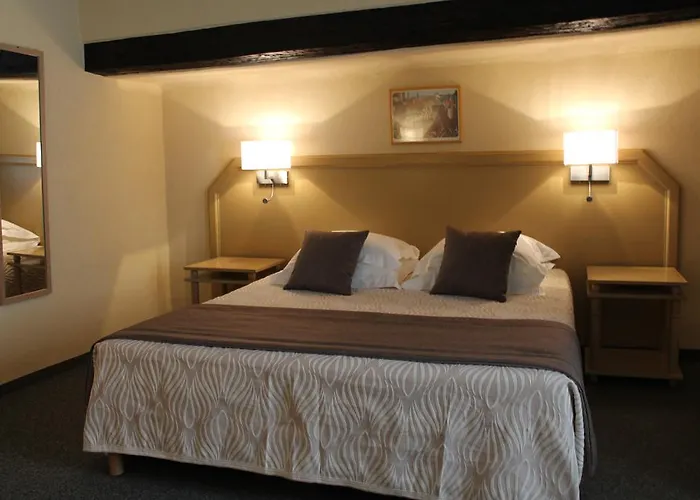 Hotel Des Trois Chateaux Eguisheim