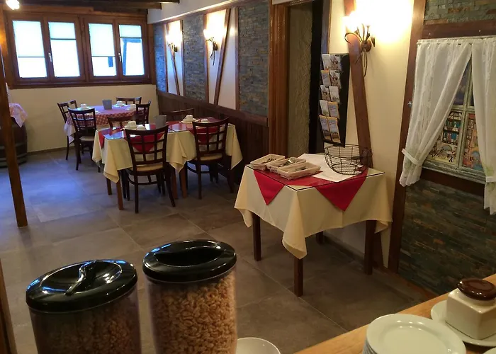 Des Trois Chateaux 2* Eguisheim