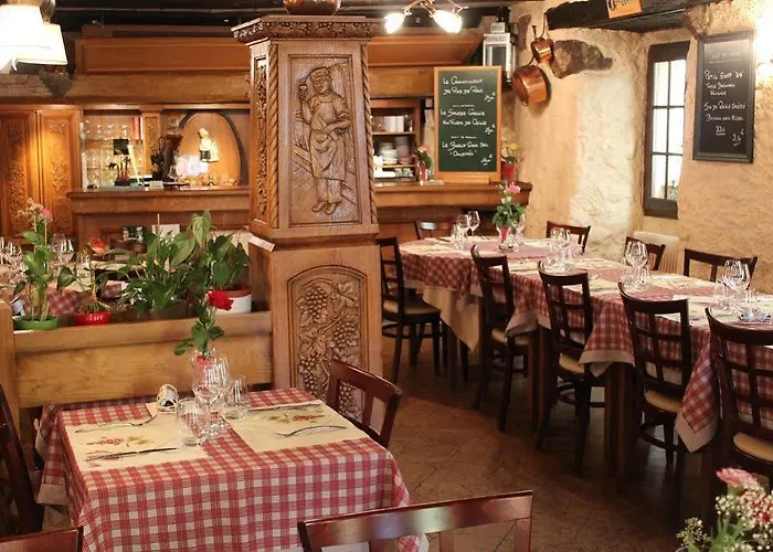 Hotel Des Trois Chateaux Eguisheim